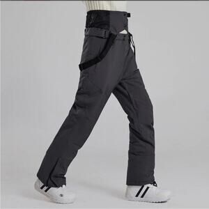 NWOT Unisex Winter Legendary Ski Pants Snow Bibs Large Inseam 28”